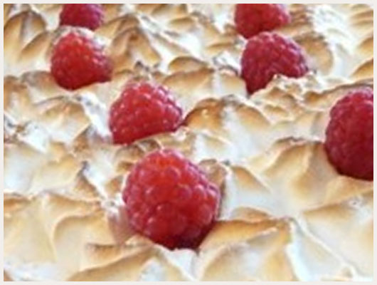 Tarte aux framboises meringuées